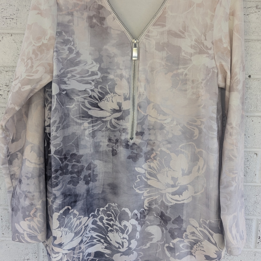 Soft Surroundings Floral Ombre Half-Zip Long Sleeve Top - Light Gray & White. - Picture 4 of 5